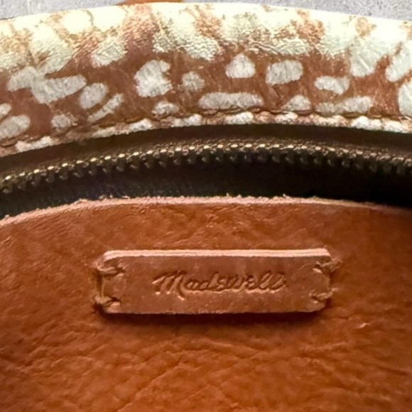 Madewell The Transport Camera
Bag Animal Spot Calf Hair Toffee - Picture 8 of 13